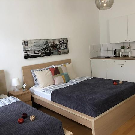 New, Bright Apartment Near The Metro! Vienna Esterno foto