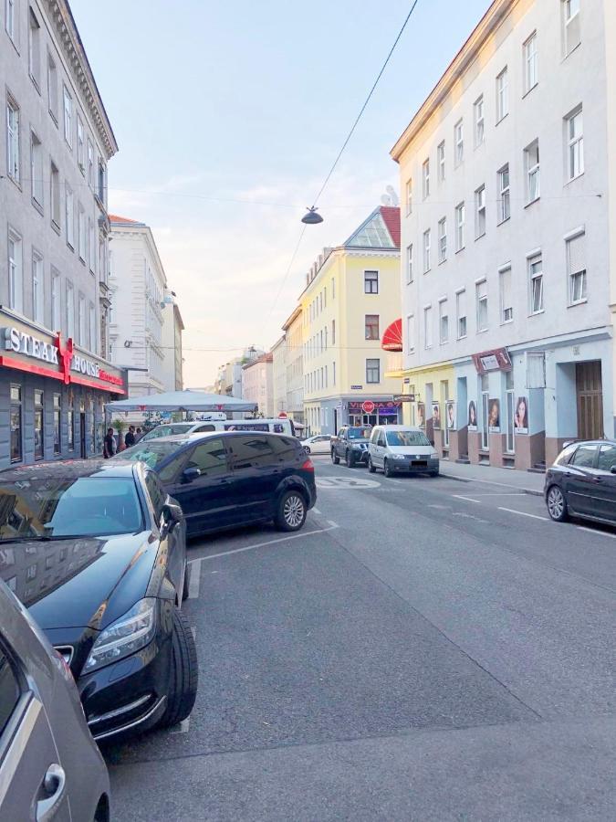 New, Bright Apartment Near The Metro! Vienna Esterno foto