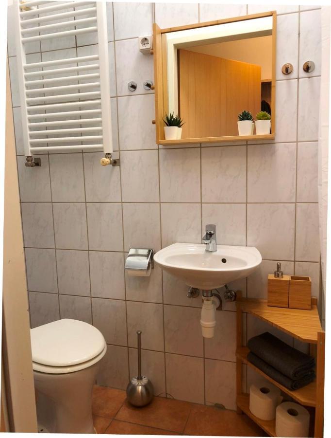 New, Bright Apartment Near The Metro! Vienna Esterno foto