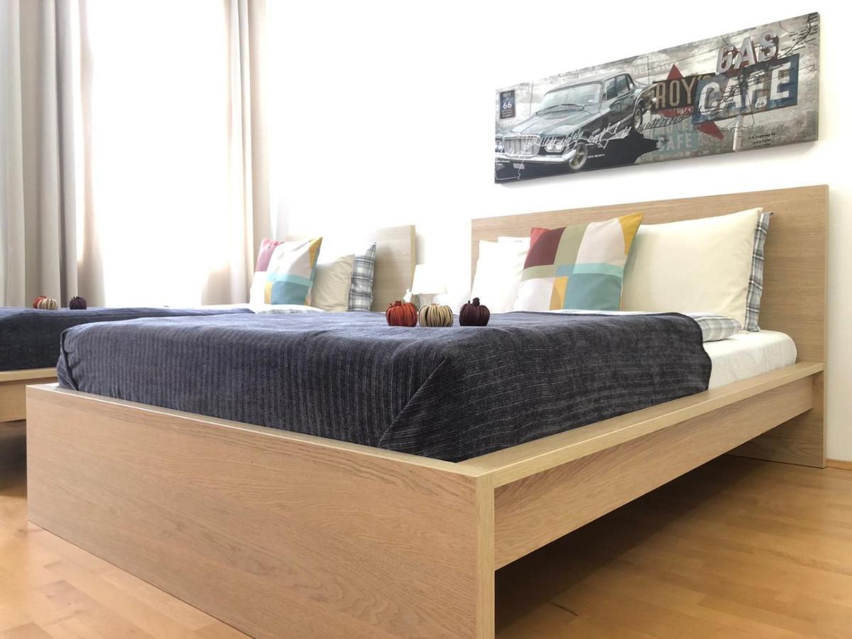 New, Bright Apartment Near The Metro! Vienna Esterno foto