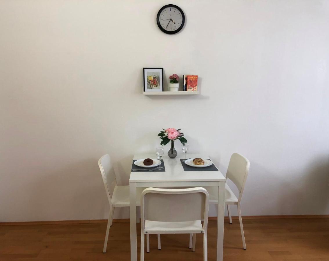 New, Bright Apartment Near The Metro! Vienna Esterno foto