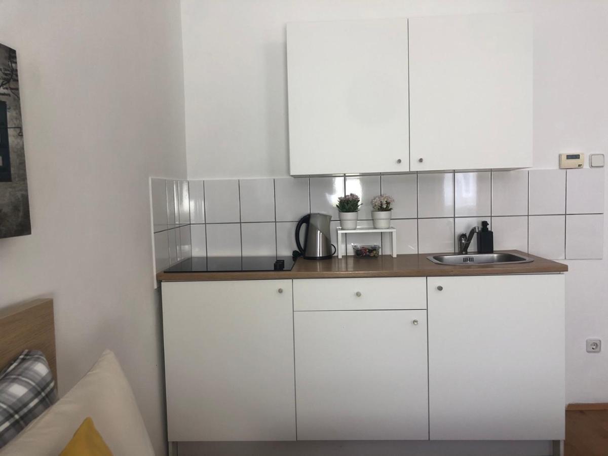 New, Bright Apartment Near The Metro! Vienna Esterno foto